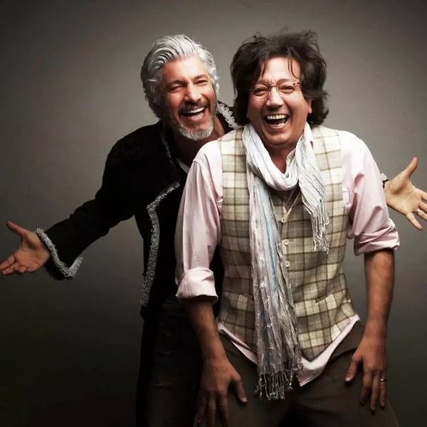 Geçtiğimiz saatlerde hastanede yatan Özkan'a bir destek de Süheyl ve Behzat Uygur kardeşlerden geldi.