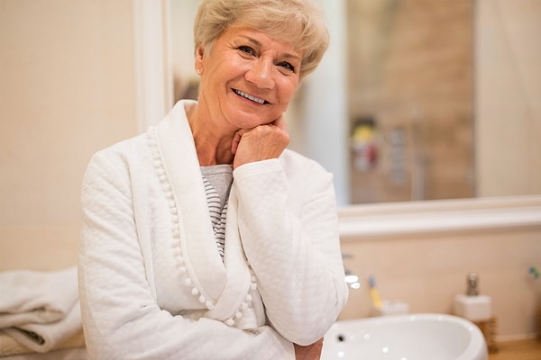 İleri yaşlarda cilt neden daha hassas hale geliyor?