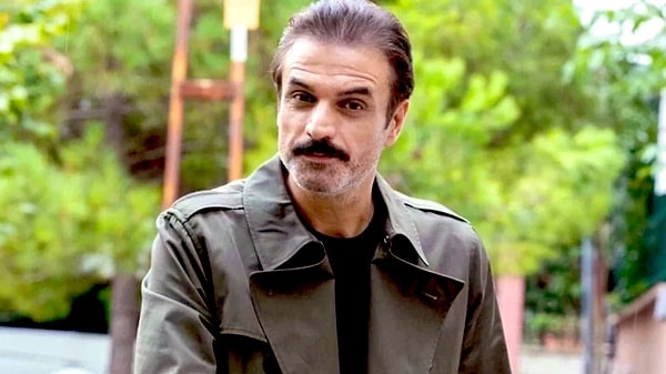 Geniş Aile, Zengin Kız Fakir Oğlan, Aile İşi ve Emret Komutanım gibi yapımlarla hafızalara kazınan ünlü oyuncu Ufuk Özkan’dan geçtiğimiz günlerde gelen haber sevenlerini derinden üzmüştü.