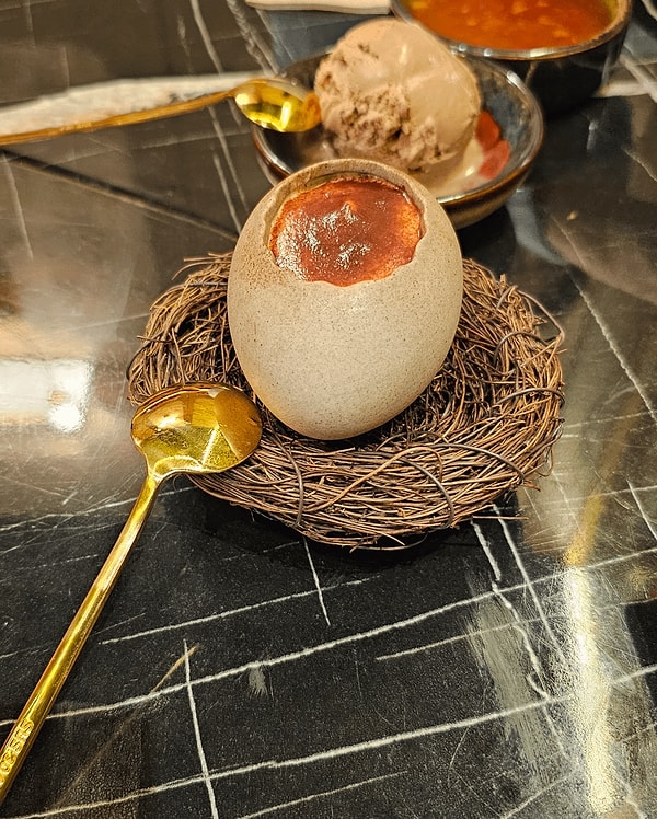 8. Yumurtanın içinden tiramisu çıkacağı kimin aklına gelebilirdi ki?