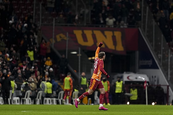 "Yönetim uyuma, transfer nerede?"