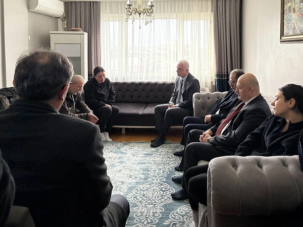 İstanbul Valisi aileyi evinde ziyaret etti.