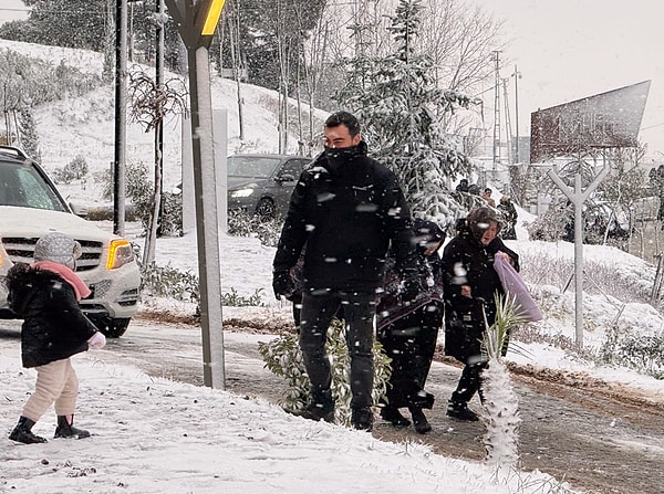 İstanbul'da kar yağışı etkili oldu.