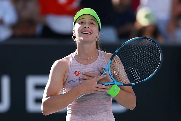 Haftanın sürpriz ismi milli gururumuz Zeynep Sönmez!