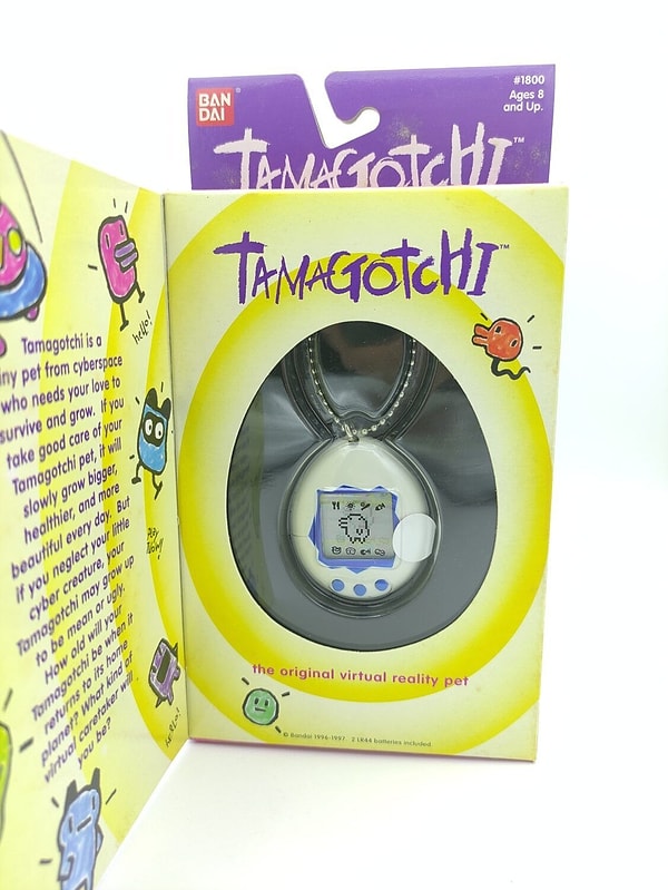 3. Ölmemesi için okulda gizli gizli beslediğimiz o yumurta... 1996 yapımı orijinal, paketi açılmamış bir Tamagotchi'nin bugünkü koleksiyon değeri sence nedir?