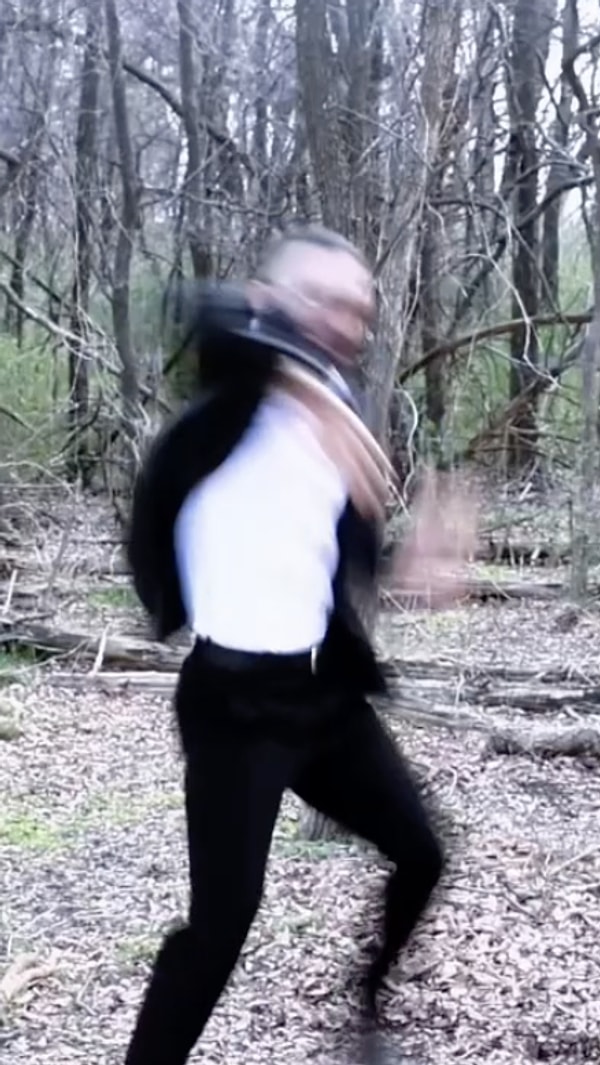 Dans koreografilerinden tutun da şarkının kendisine kadar elde kalan bu 'şaheser' sosyal medyada gündem oldu.