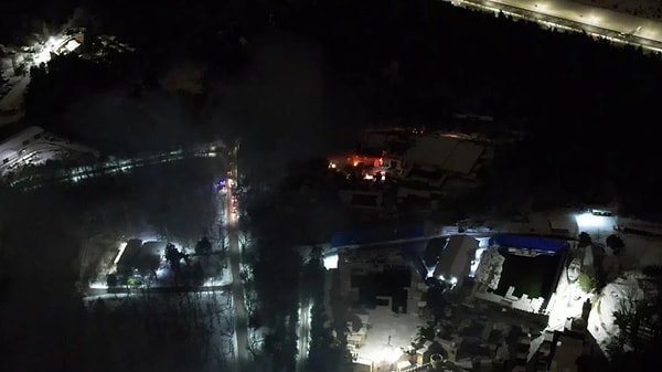 TRT’ye ait geniş bir alana kurulu film platosunda henüz bilinmeyen bir nedenle yangın çıktı.