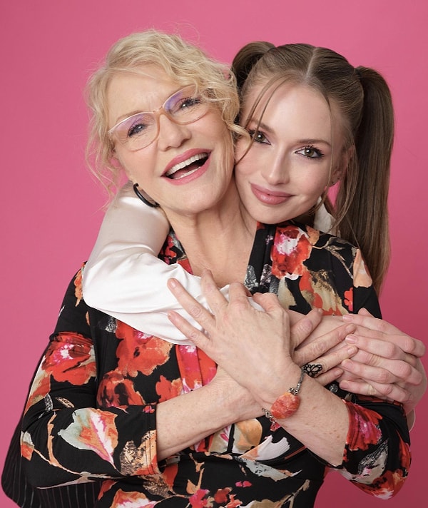 Fakat Yasemin Kay Allen bu sefer kariyeriyle değil, son sosyal medya paylaşımıyla dikkat çekti.