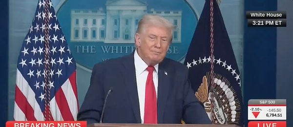 Grönland ısrarı ile Avrupa Birliği’ni köşeye sıkıştıran ve yüksek gümrük vergileriyle tehdit eden Donald Trump, basının karşısına çıktı.