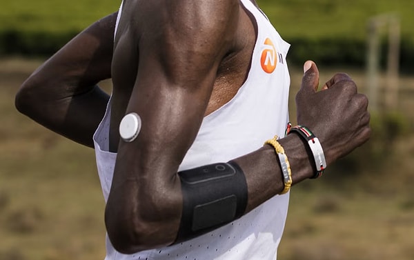 Bu teknolojinin en bilinen kullanıcısı, maraton tarihinin efsanesi Eliud Kipchoge.