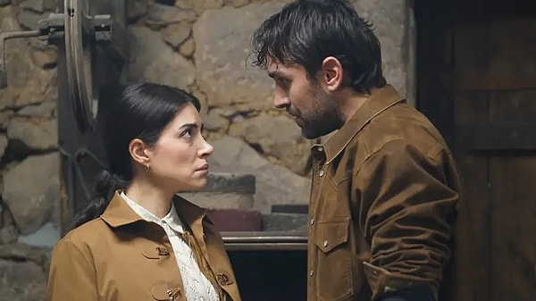 TRT 1'in reyting rekortmeni dizisi Taşacak Bu Deniz'i dilimizden düşüremiyoruz.