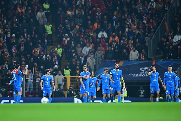 İlk yarıda karşılıklı goller vardı.