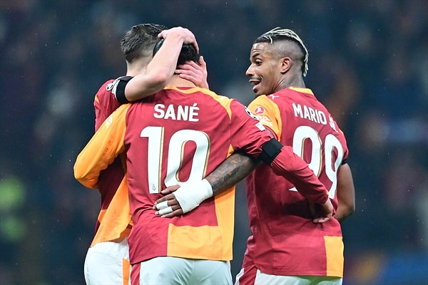 İkinci yarıda Galatasaray oyunu dengeye getirdi ve Sane ile etkili olmaya çalıştı.