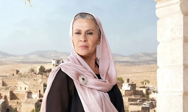 Kanal D'nin ilgiyle izlenen aşiret dizisi Uzak Şehir enfes reyting oranlarıyla ekrana gelmeye devam ediyor.