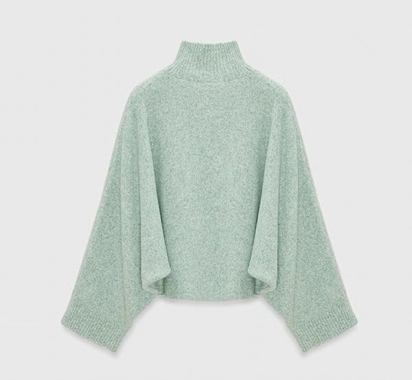 Yarasa kol kesimi ve yün karışımlı dokusuyla kışın en zahmetsiz şıklığı.