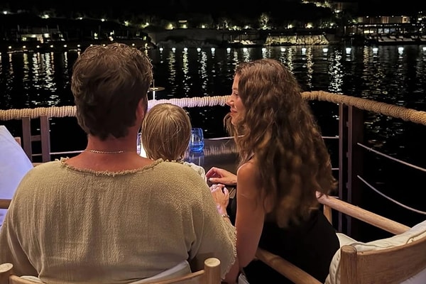 2016 yılında Paris’te dünyaevine giren Kıvanç Tatlıtuğ ve Başak Dizer, evliliklerini her zaman kameralardan uzak, sakin bir çizgide yaşamayı tercih etti.