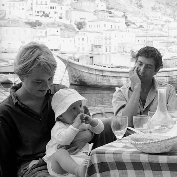 6. Lorca’ya olan hayranlığı o kadar büyüktü ki, kızına onun adını (Lorca Cohen) verdi.