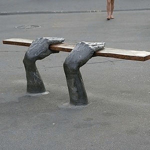 4. Hadi, buyrun oturun başköşeye!