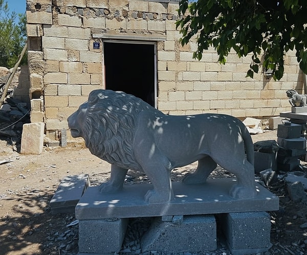 Mezopotamya, insanlığın ilk cümlelerini kurduğu, ilk suskunluklarını öğrendiği yerdir.