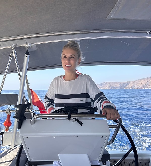 Yelkenliler ise bana hep karmaşık gelirdi. Onlarca halat, devasa yelkenler ve insanı küçülten bir düzen… Açıkçası biraz da ürkütücü.