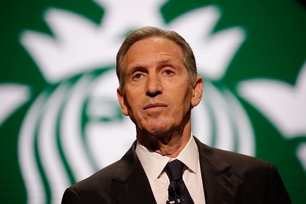 8. Howard Schultz, Starbucks'ı kurmadan önce ne işle meşguldü?