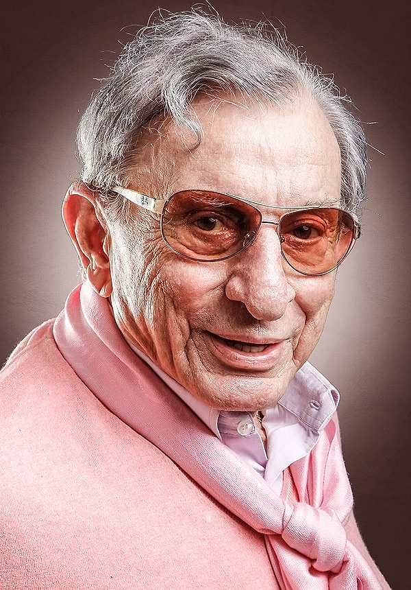 Sanatçının ölümü sonrası cenaze programı da vasiyeti doğrultusunda netleşti.