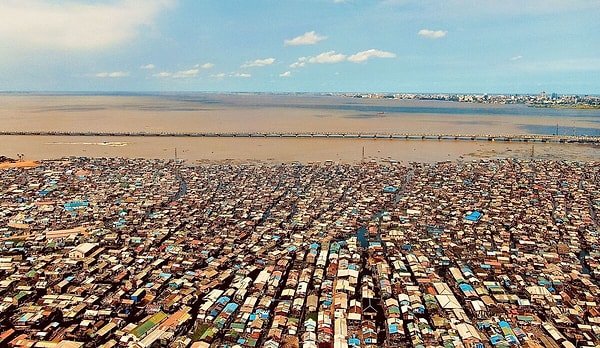 Makoko’nun kökeni balıkçı köyüne dayanıyor