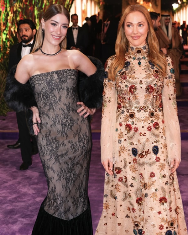 Joy Awards gecesi bu yıl da Türk ünlülerin adeta gövde gösterisine sahne oldu.