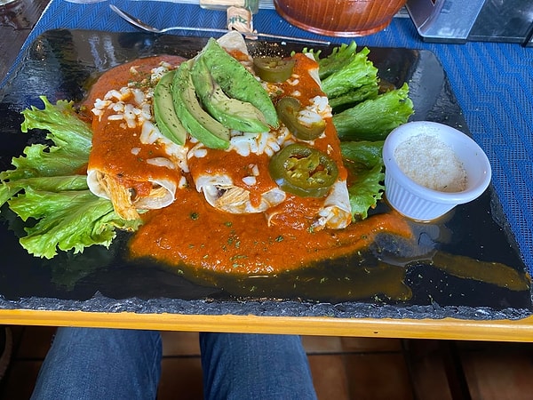 8. "Döke saça yiyin..."