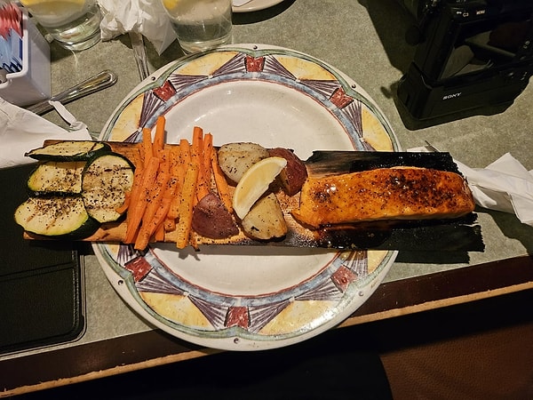 12. Hem tabağa sığmıyor hem yanık...