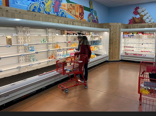 Supermarkets in the US were practically plundered.