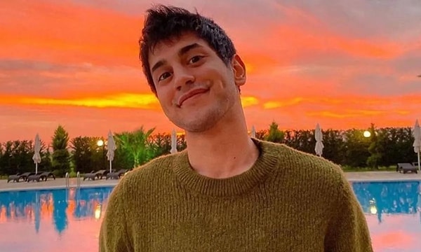 Şimdiyse sosyal medyada son durumu merak edilen oyuncunun ablası bilgi verdi.