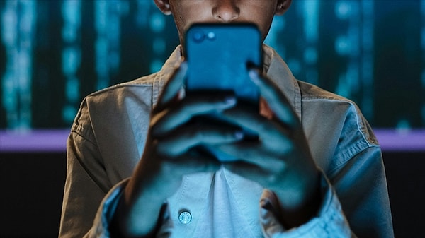 Fransa'da 15 yaşın altına sosyal medya yasaklanıyor.