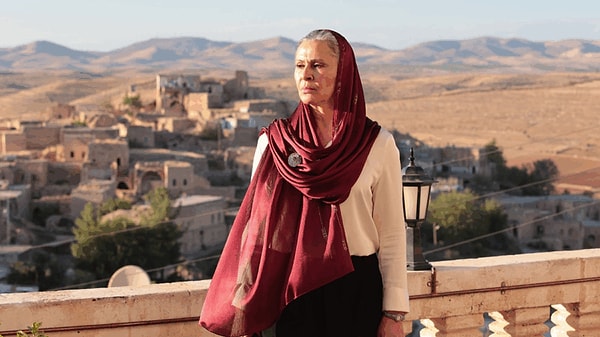 Kanal D'nin fenomen dizisi Uzal Şehir, reyting başarısını sürdürüyor.