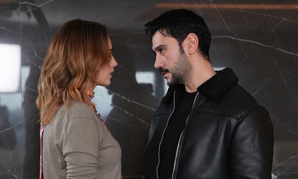 Show TV'nin sevilen dizisi Rüya Gibi, sosyal medyada en çok konuşulan yapımlardan biri olmayı sürdürüyor.