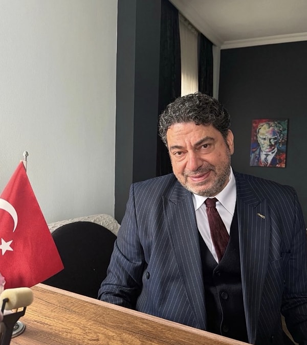 Arabesk müziğin sevilen isimlerinden Hakan Taşıyan’dan üzücü haber geldi.