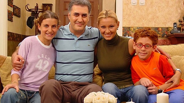 2002 yılında yayınlanmaya başlayan Çocuklar Duymasın dizisini mutlaka biliyorsunuzdur.