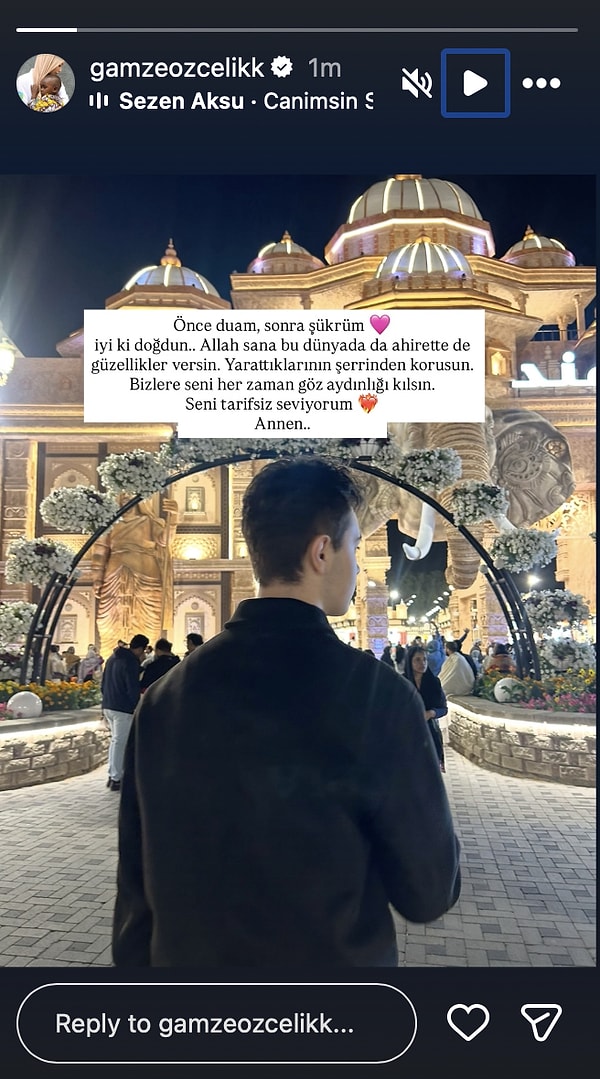 Gamze Özçelik, oğlu Murathan’ın doğum gününü sosyal medya hesabından yaptığı duygusal bir paylaşımla kutladı. Özçelik, Murathan’ın fotoğrafını paylaşarak Sezen Aksu’nun “Canımsın Sen” şarkısını ekledi.