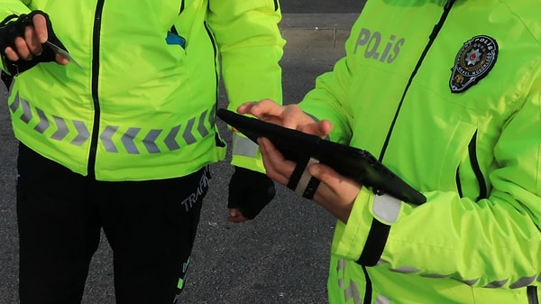 Dur ihtarına uymayanlar 200 bin TL ödeyecek.