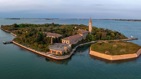 Poveglia, Avrupa’nın veba karantina adasına dönüştüğü yer olarak tarihe geçti.