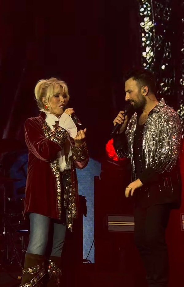 7 yıl aradan sonra İstanbul’da sahne alan Megastar Tarkan, konser serisini unutulmaz buluşmalarla taçlandırmaya devam ediyor.