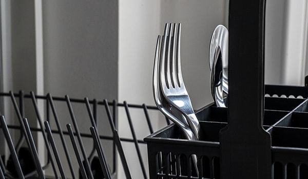 Bulaşık makinesinden tertemiz çıkan çatal bıçaklar artık hayal değil.