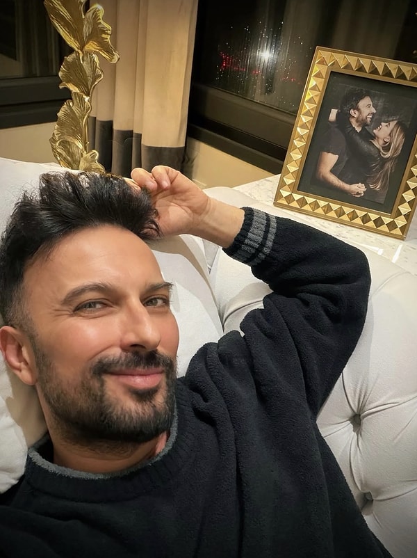 Şubat konserlerini beklerken kısa bir dinlenme molası veren Tarkan, bu kez sosyal medya hesabından paylaştığı kareyle gündeme geldi.