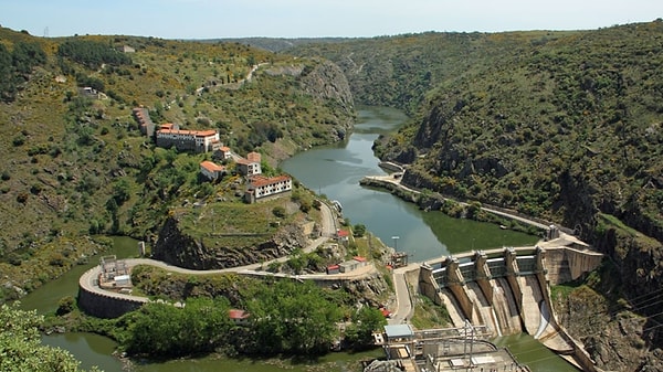 Yeni sahipleri, bu sessizliği bozarak köyü modern bir "Kırsal Turizm Cenneti"ne dönüştürmeyi hedefliyor.