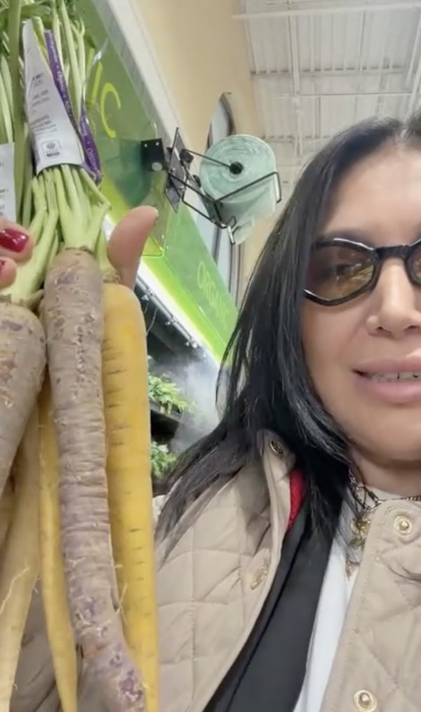 Videoda anlatılana göre, havuçların ilk halleri mor, beyaz ve sarı tonlarındaydı.