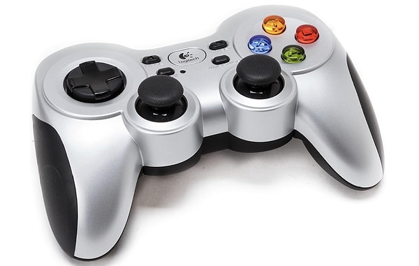 Nostaljik tasarımı modern kablosuz teknolojiyle birleştiren, rekabet dolu anların vazgeçilmezi.