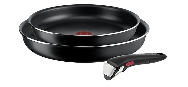 Yapışmaz iç yüzeyi sayesinde temizliği saniyeler içine indirirken, iç içe geçebilen tasarımıyla dolaplarınızda alan açıyor.