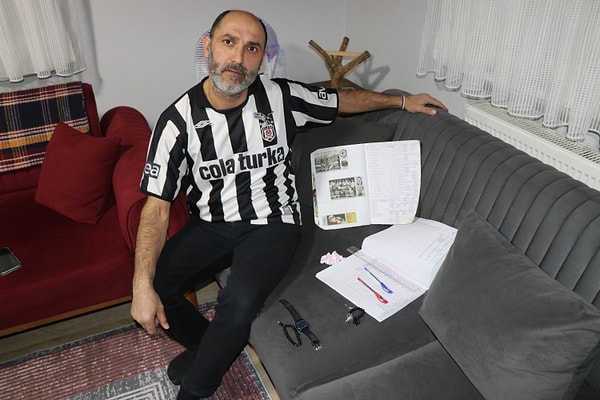 Fanatik Beşiktaş taraftarı Hakan Altundal’ın siyah-beyazlı renklere tutkusu sosyal medyada gündem oldu.