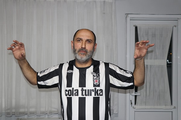 Fanatik taraftarın maç izleme totemleri de var