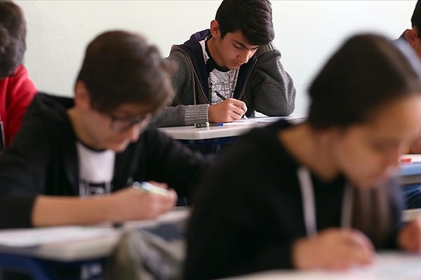 Okullarda yeni zorunlu dersler olacak.